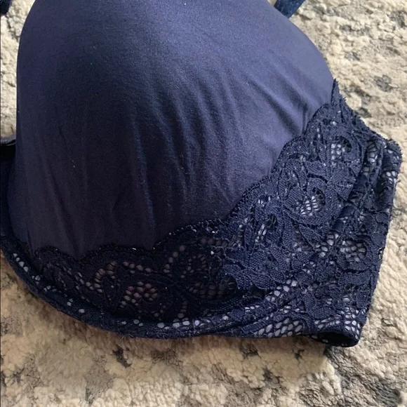 Victoria's Secret Blue Lace Trim Bra - Picture 3 of 4